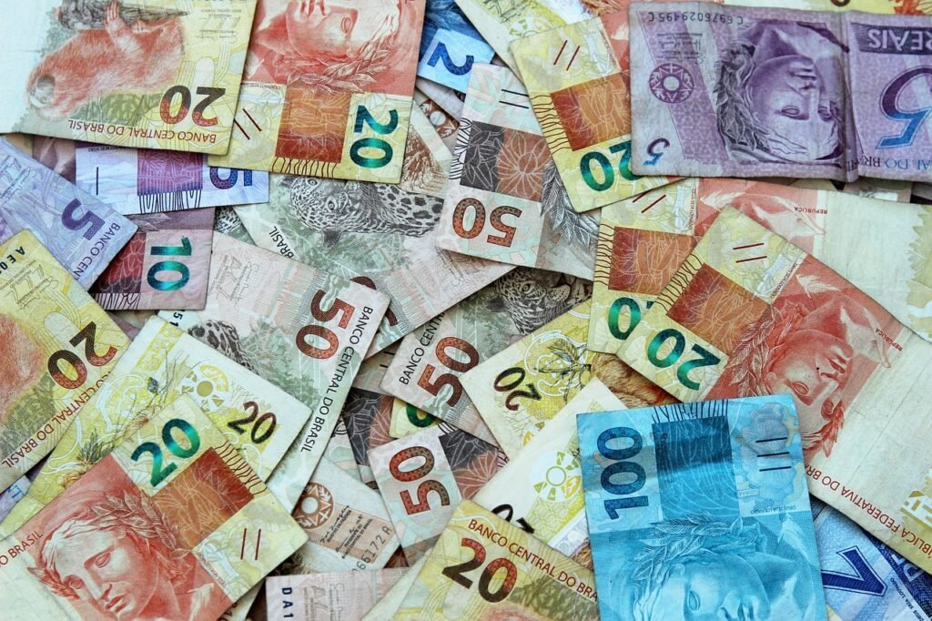 Dinhiero, educação financeira, orçamento, liberdade financeira,controle de gastos